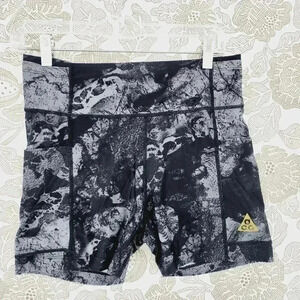 Nike ACG Crater Lookout Camo Short Legging Women's M With Pockets